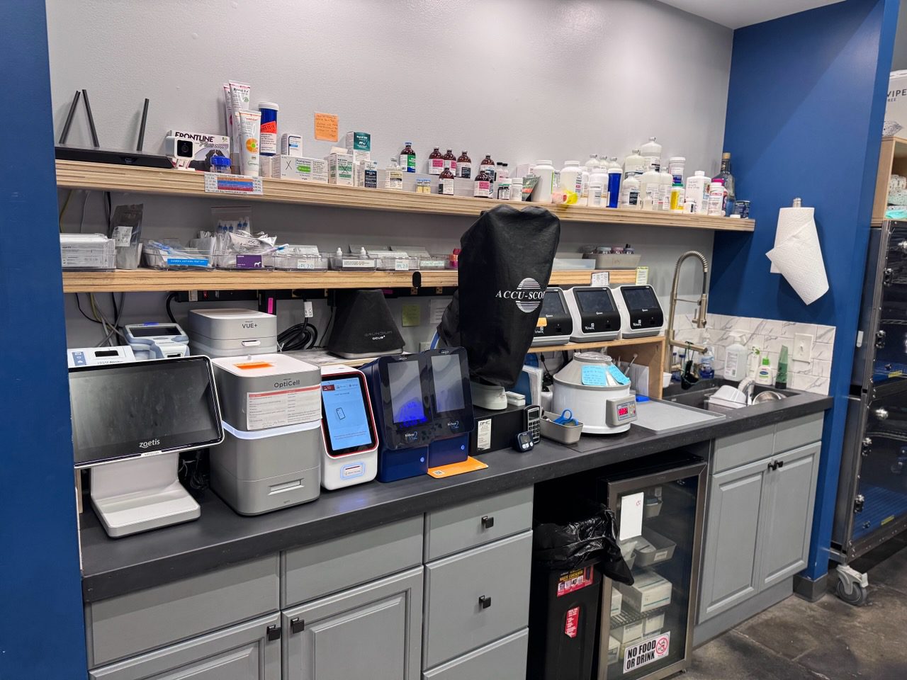 veterinary diagnostics lab area at urgent pet care